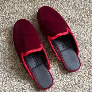 Like New Red Velvet Hums Slippers Made in Spain